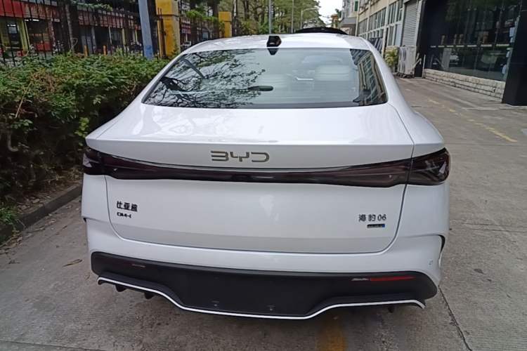 Used BYD Seal 06 New Energy 2025 DM-i Smart Drive 120KM Deluxe Model Rear