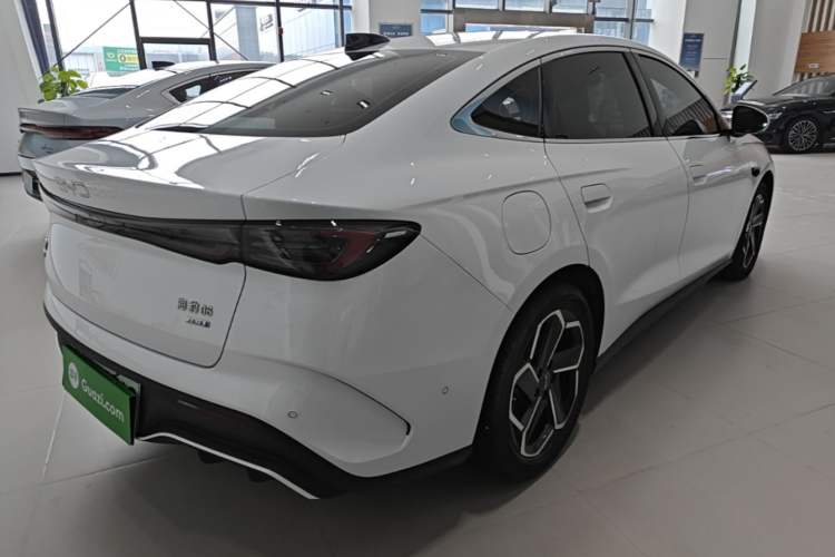 Used BYD Seal 06 New Energy 2025 DM-i Intelligent Drive 120KM Flagship Model Rear Right 45 Deg
