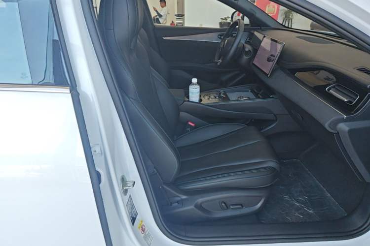 Used BYD Seal 06 New Energy 2025 DM-i Smart Drive 120KM Deluxe Model Right Front Seat