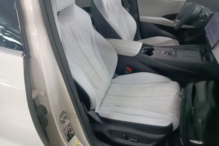 Used BYD Seal 06 New Energy 2025 DM-i Intelligent Drive 120KM Flagship Model Right Front Seat
