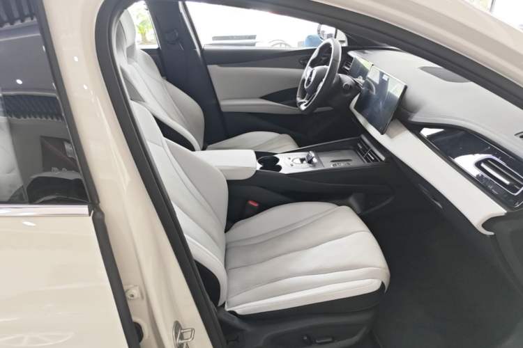 Used BYD Seal 06 New Energy 2025 DM-i Smart Drive 120KM Deluxe Model Right Front Seat