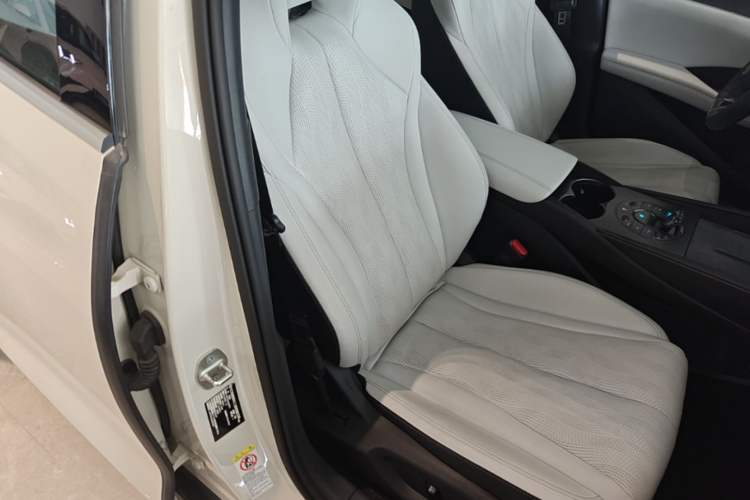 Used BYD Seal 06 New Energy 2025 DM-i Smart Drive 120KM Deluxe Model Right Front Seat