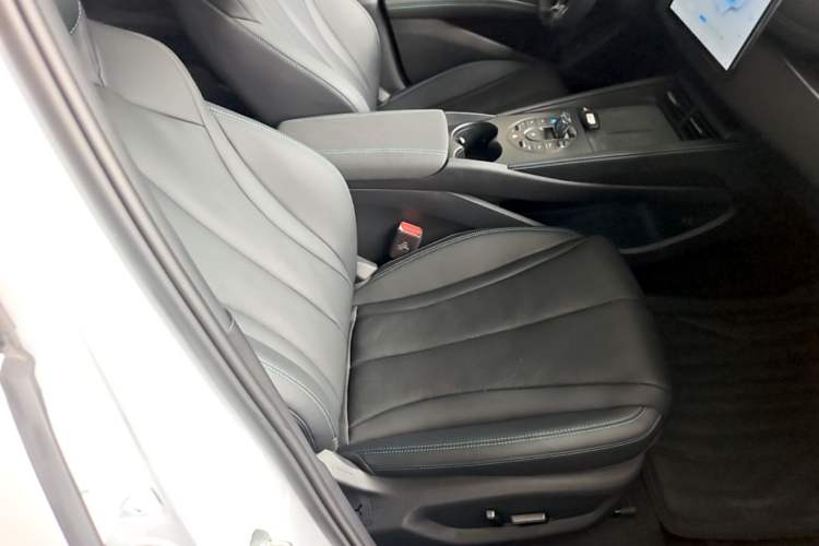 Used BYD Seal 06 New Energy 2025 DM-i Smart Drive 120KM Deluxe Model Right Front Seat