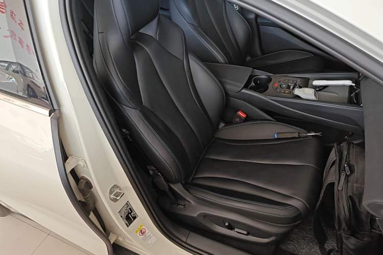 Used BYD Seal 06 New Energy 2025 DM-i Smart Drive 120KM Deluxe Model Right Front Seat