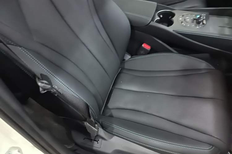 Used BYD Seal 06 New Energy 2025 DM-i Smart Drive 120KM Deluxe Model Right Front Seat