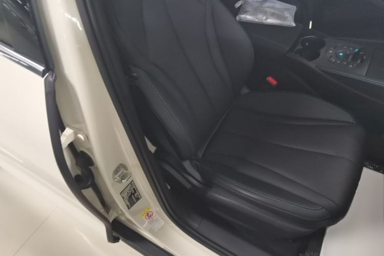Used BYD Seal 06 New Energy 2025 DM-i Smart Drive 120KM Prestige Model Right Front Seat