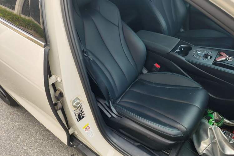 Used BYD Seal 06 New Energy 2025 DM-i Smart Drive 120KM Prestige Model Right Front Seat