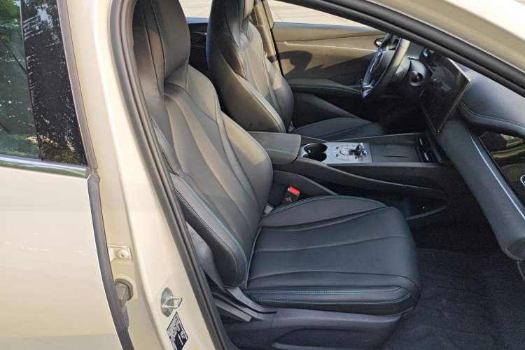 Used BYD Seal 06 New Energy 2025 DM-i Smart Drive 80KM Luxury Model Right Front Seat