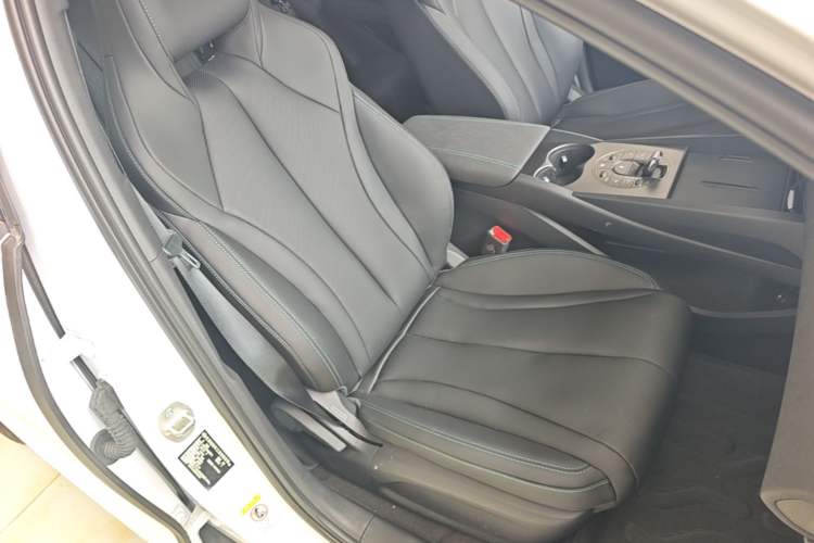 Used BYD Seal 06 New Energy 2025 DM-i Smart Drive 80KM Luxury Model Right Front Seat