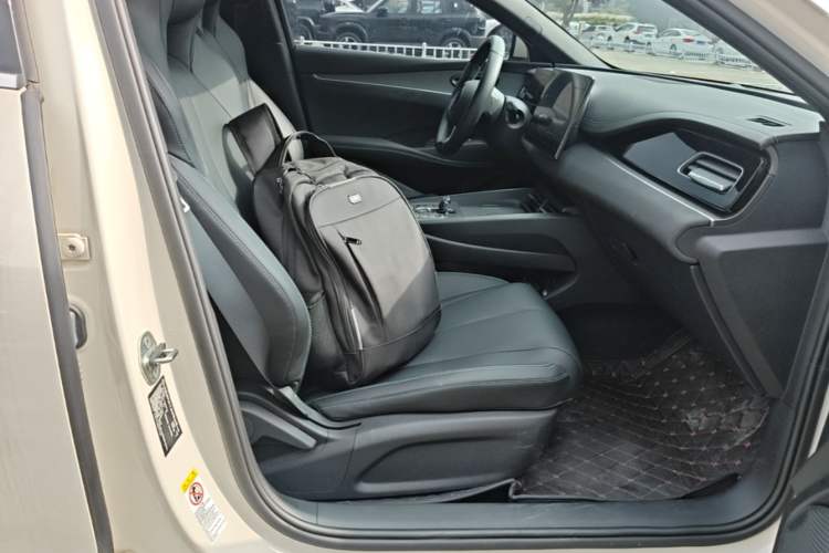 Used BYD Seal 06 New Energy 2025 DM-i Smart Drive 80KM Luxury Model Right Front Seat