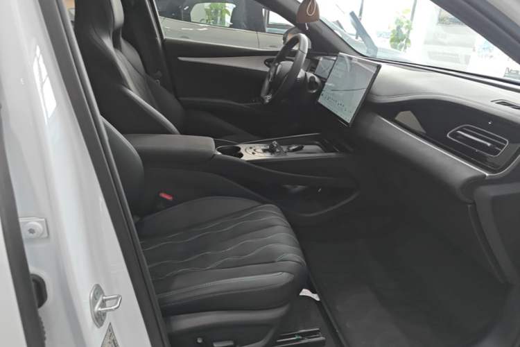 Used BYD Seal 06 New Energy 2025 DM-i Intelligent Drive 120KM Flagship Model Right Front Seat