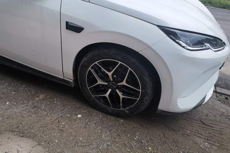 Used BYD Seal 06 New Energy 2025 EV 545KM Flagship Edition Right Front Wheel Hub