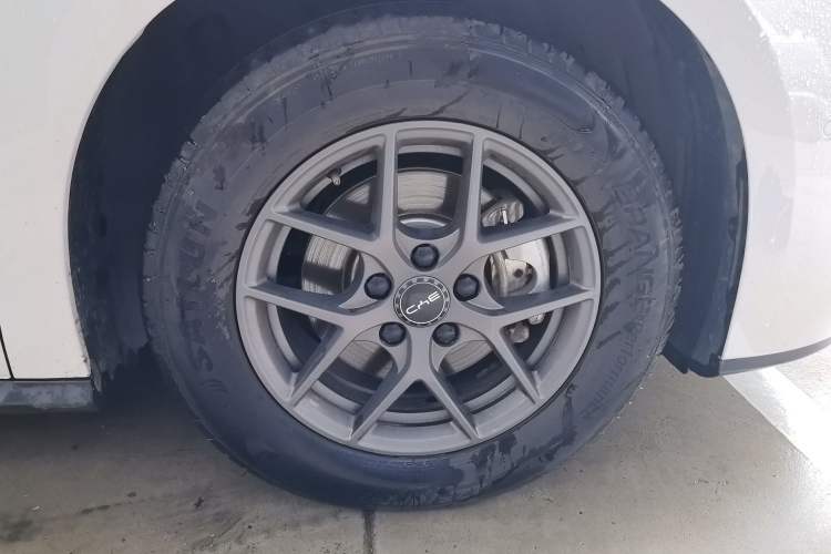 Used BYD Seal 06 New Energy 2025 DM-i Smart Drive 80KM Luxury Model Right Front Wheel Hub