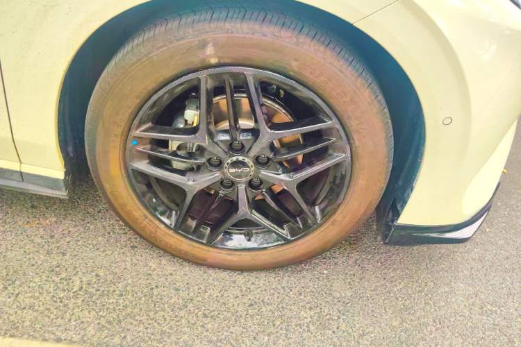 Used BYD Seal 06 New Energy 2025 EV 545KM Flagship Edition Right Front Wheel Hub