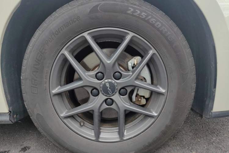 Used BYD Seal 06 New Energy 2025 DM-i Smart Drive 80KM Luxury Model Right Front Wheel Hub