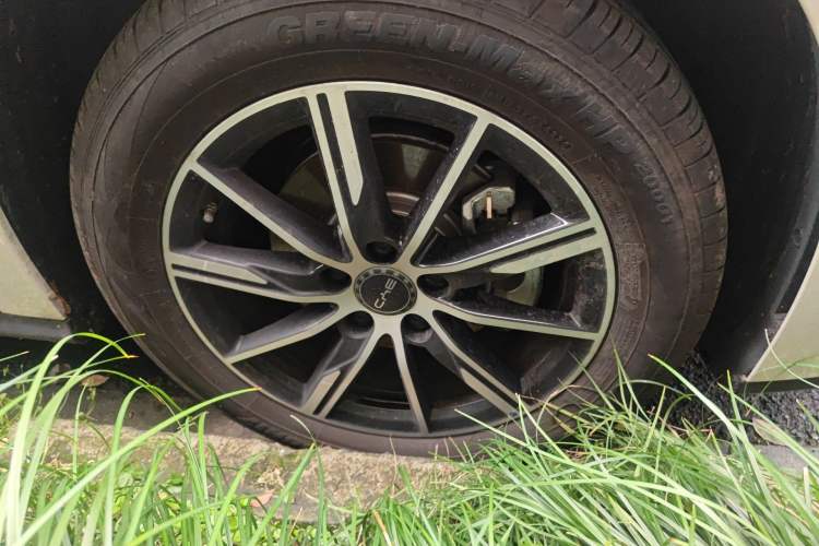 Used BYD Seal 06 New Energy 2025 DM-i Smart Drive 120KM Prestige Model Right Front Wheel Hub