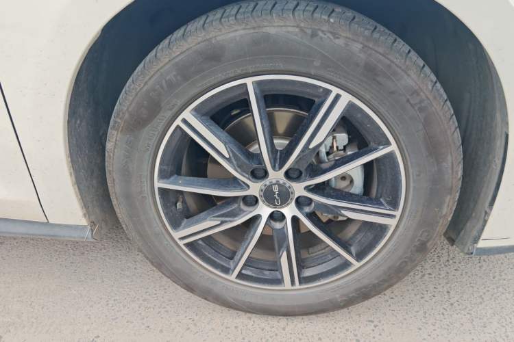 Used BYD Seal 06 New Energy 2025 DM-i Smart Drive 120KM Prestige Model Right Front Wheel Hub