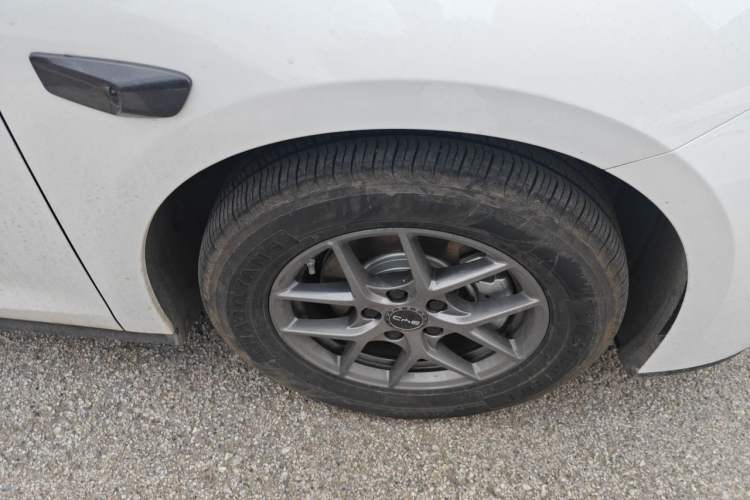 Used BYD Seal 06 New Energy 2025 DM-i Smart Drive 80KM Luxury Model Right Front Wheel Hub