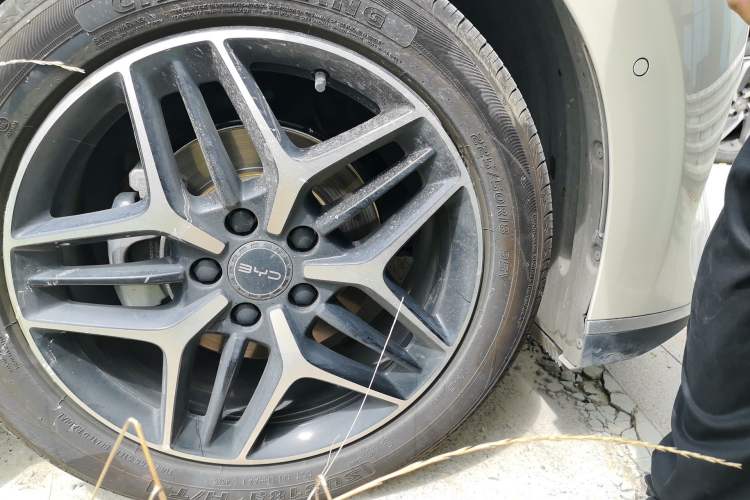 Used BYD Seal 06 New Energy 2025 EV 545KM Flagship Edition Right Front Wheel Hub