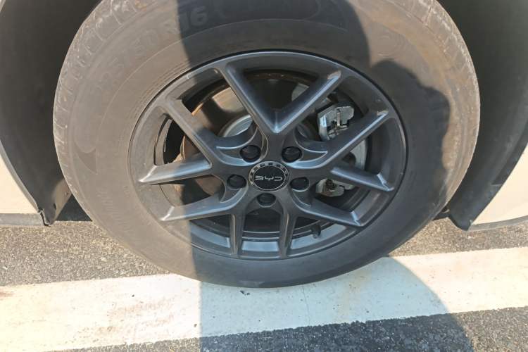 Used BYD Seal 06 New Energy 2025 DM-i Smart Drive 80KM Luxury Model Right Front Wheel Hub