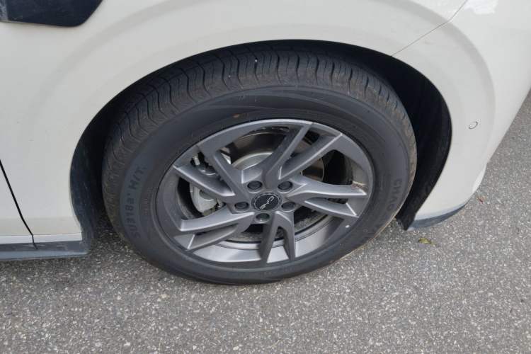 Used BYD Seal 06 New Energy 2025 EV 545KM Premium Edition Right Front Wheel Hub