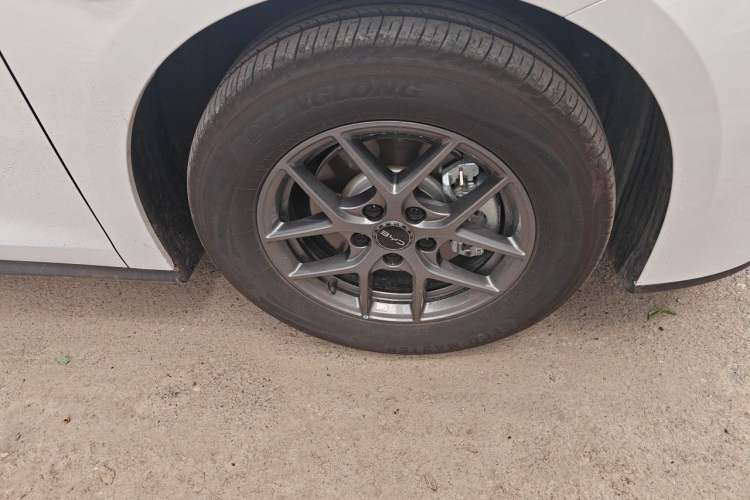 Used BYD Seal 06 New Energy 2025 DM-i Smart Drive 80KM Luxury Model Right Front Wheel Hub