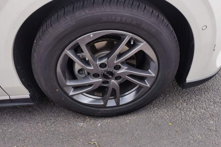 Used BYD Seal 06 New Energy 2025 EV 545KM Premium Edition Right Front Wheel Hub
