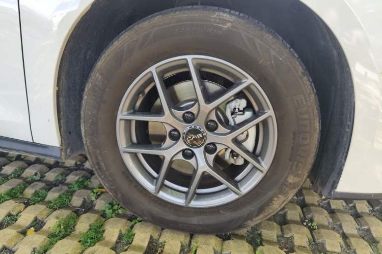 Used BYD Seal 06 New Energy 2025 DM-i Smart Drive 80KM Luxury Model Right Front Wheel Hub
