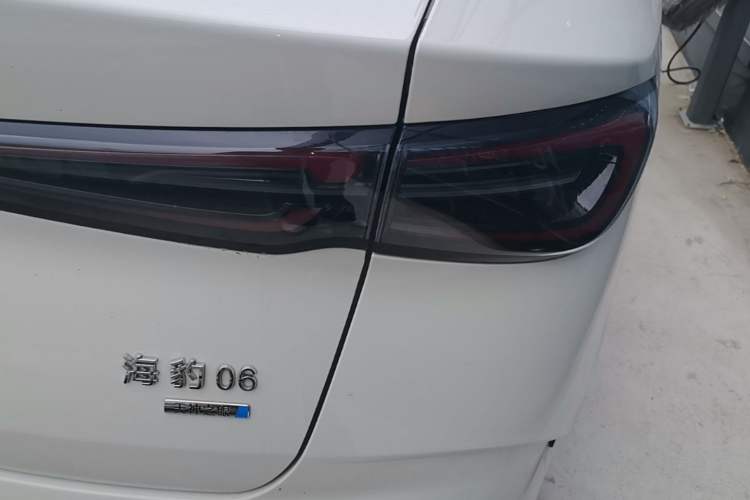 Used BYD Seal 06 New Energy 2025 DM-i Smart Drive 120KM Deluxe Model Right Rear Taillight