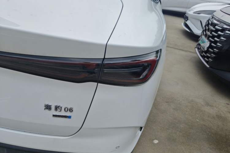 Used BYD Seal 06 New Energy 2025 DM-i Smart Drive 120KM Deluxe Model Right Rear Taillight
