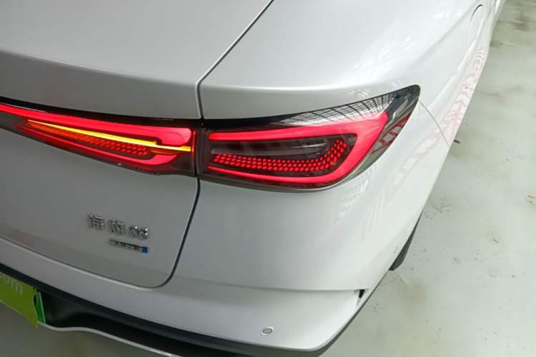 Used BYD Seal 06 New Energy 2025 DM-i Smart Drive 80KM Prestige Model Right Rear Taillight