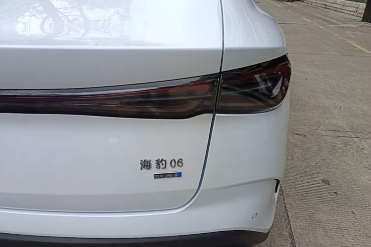 Used BYD Seal 06 New Energy 2025 DM-i Smart Drive 120KM Deluxe Model Right Rear Taillight