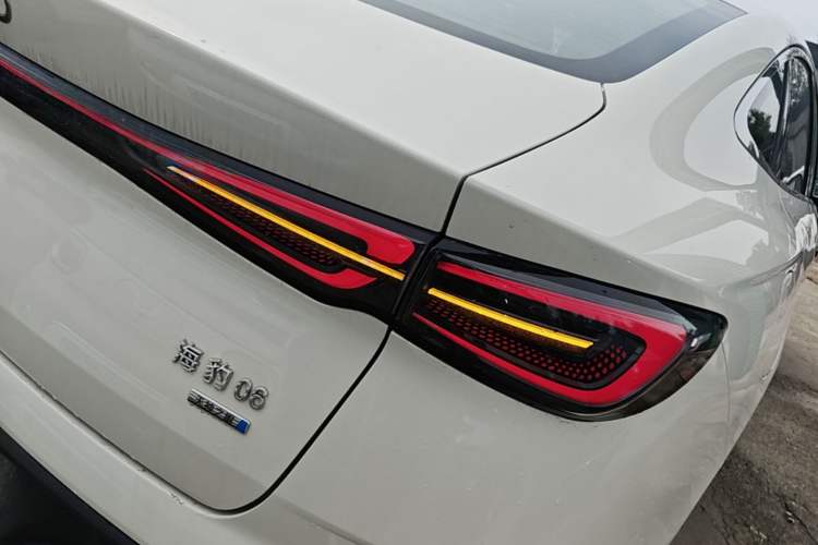 Used BYD Seal 06 New Energy 2025 DM-i Intelligent Drive 120KM Flagship Model Right Rear Taillight