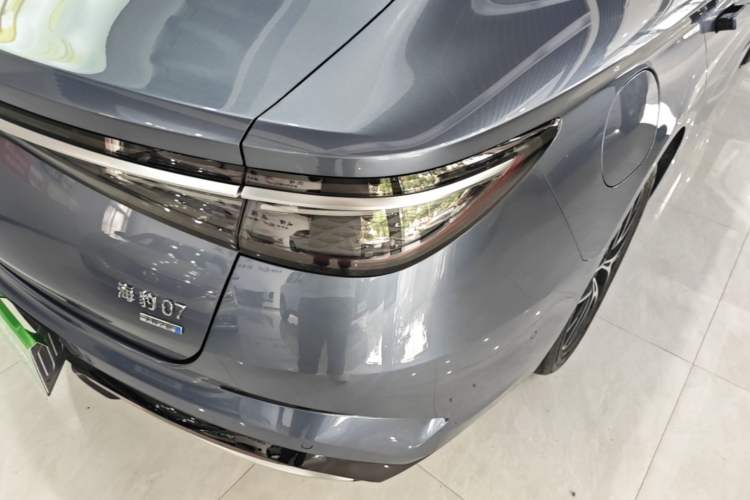 Used BYD Seal 06 New Energy 2025 DM-i Smart Drive 120KM Deluxe Model Right Rear Taillight