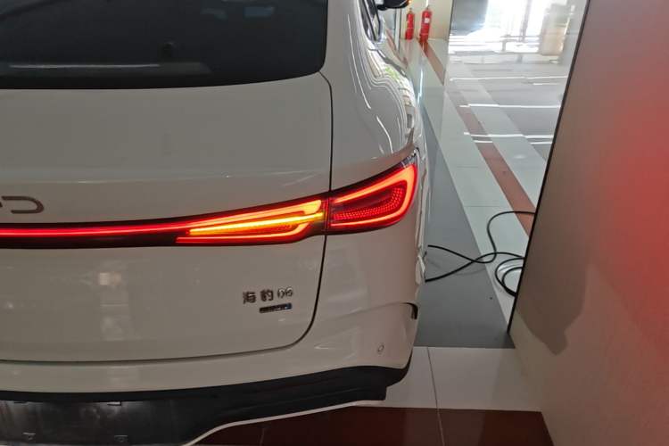 Used BYD Seal 06 New Energy 2025 DM-i Smart Drive 120KM Deluxe Model Right Rear Taillight