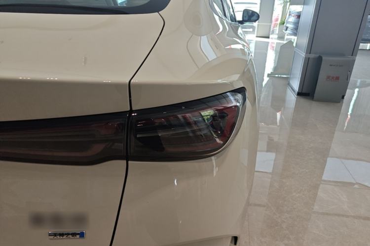 Used BYD Seal 06 New Energy 2025 DM-i Smart Drive 120KM Deluxe Model Right Rear Taillight