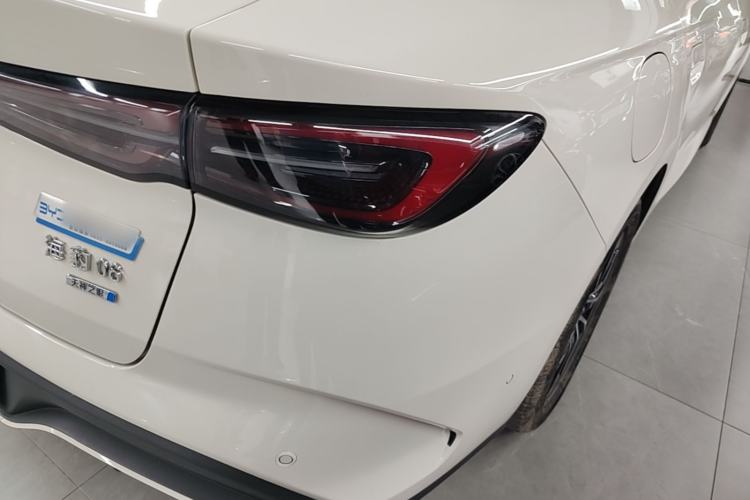 Used BYD Seal 06 New Energy 2025 DM-i Smart Drive 120KM Deluxe Model Right Rear Taillight
