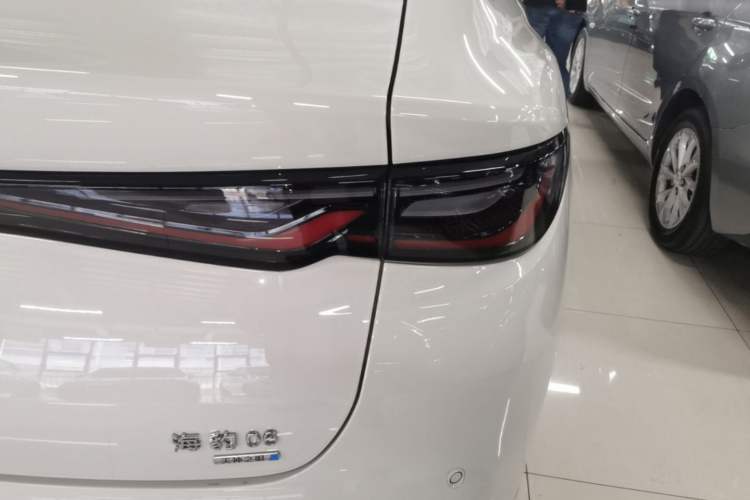 Used BYD Seal 06 New Energy 2025 EV 470KM Prestige Edition Right Rear Taillight