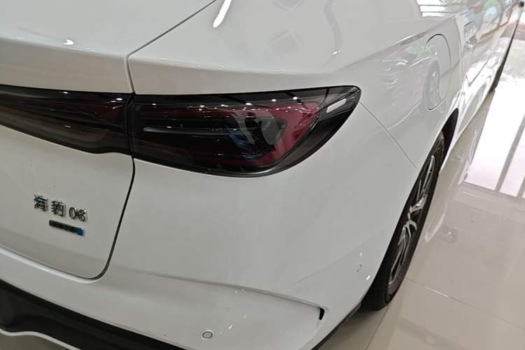 Used BYD Seal 06 New Energy 2025 DM-i Smart Drive 120KM Deluxe Model Right Rear Taillight