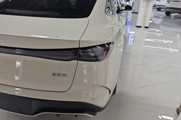 Used BYD Seal 06 New Energy 2025 DM-i Smart Drive 80KM Luxury Model Right Rear Taillight