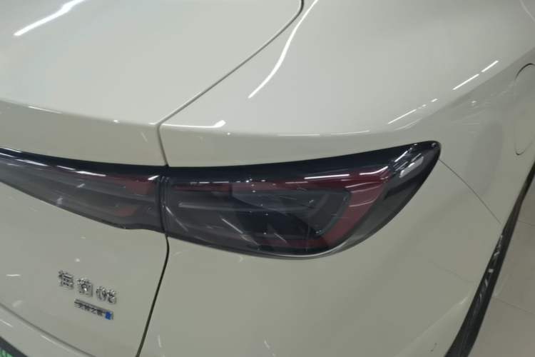Used BYD Seal 06 New Energy 2025 DM-i Smart Drive 120KM Deluxe Model Right Rear Taillight