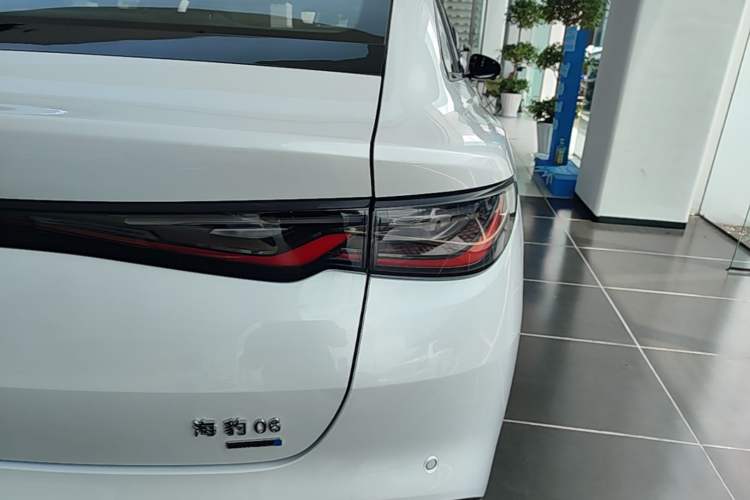 Used BYD Seal 06 New Energy 2025 EV 545KM Flagship Edition Right Rear Taillight