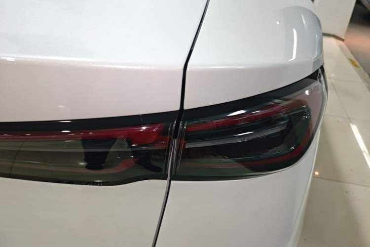 Used BYD Seal 06 New Energy 2025 DM-i Smart Drive 80KM Luxury Model Right Rear Taillight