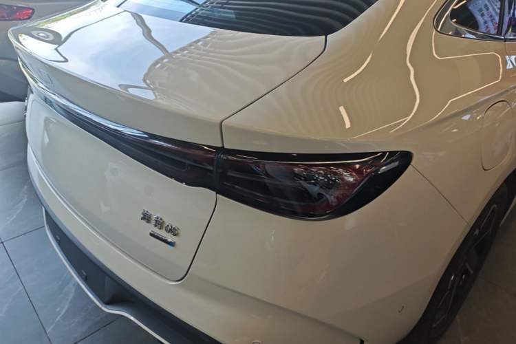 Used BYD Seal 06 New Energy 2025 DM-i Intelligent Drive 120KM Flagship Model Right Rear Taillight