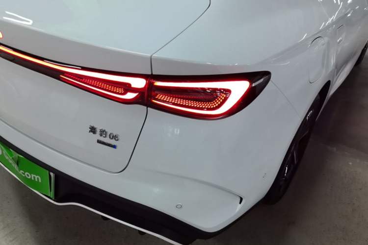 Used BYD Seal 06 New Energy 2025 DM-i Intelligent Drive 120KM Flagship Model Right Rear Taillight