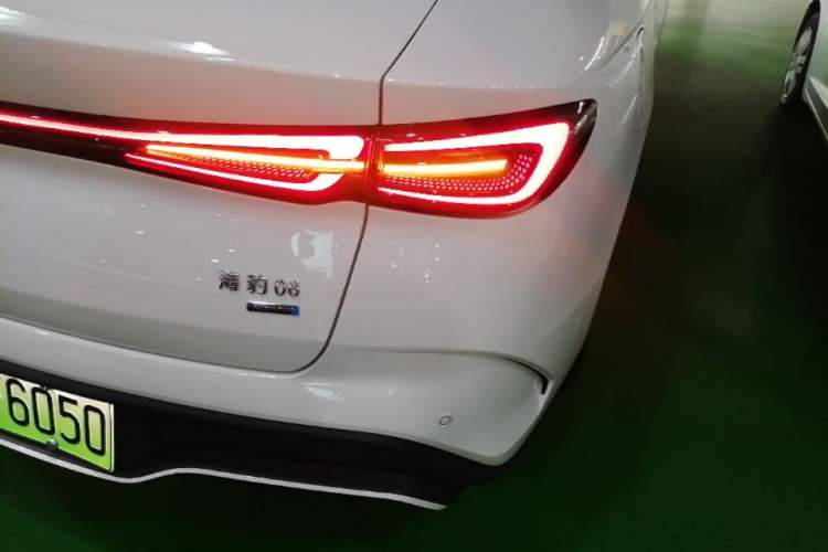 Used BYD Seal 06 New Energy 2025 DM-i Smart Drive 80KM Luxury Model Right Rear Taillight