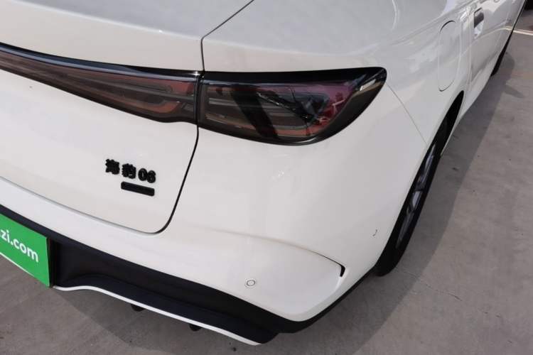 Used BYD Seal 06 New Energy 2025 DM-i Smart Drive 80KM Luxury Model Right Rear Taillight