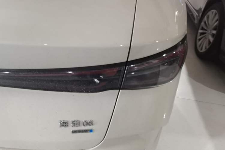 Used BYD Seal 06 New Energy 2025 DM-i Smart Drive 120KM Prestige Model Right Rear Taillight