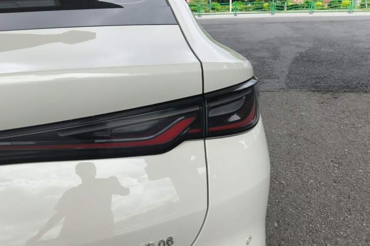 Used BYD Seal 06 New Energy 2025 EV 470KM Prestige Edition Right Rear Taillight