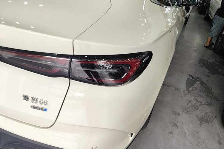 Used BYD Seal 06 New Energy 2025 DM-i Smart Drive 80KM Luxury Model Right Rear Taillight